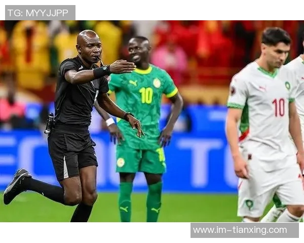 离谱事件！塞内加尔三名球员赛中突发不适紧急送医引发关注